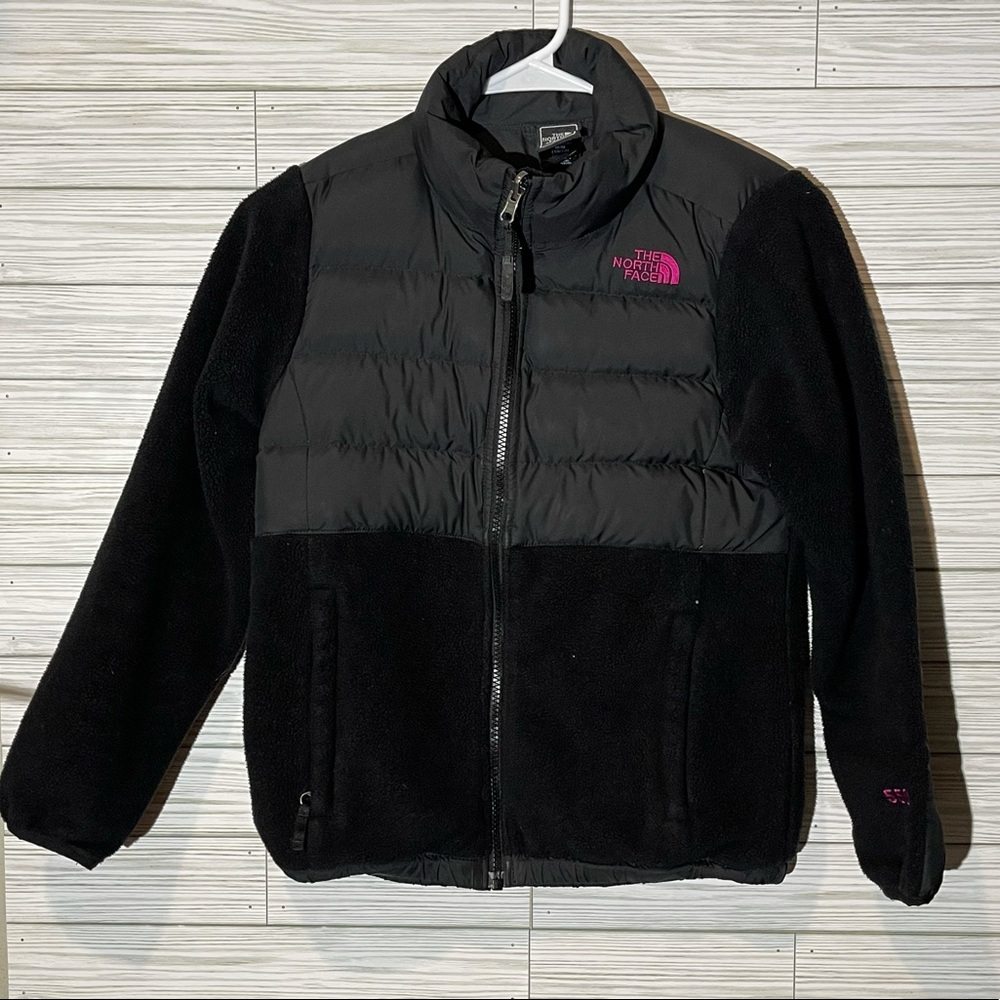 Girls-kids The North Face 550 puffer jacket. In great condition! Nice and warm.